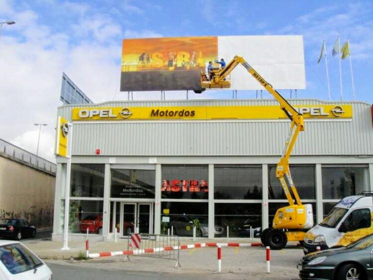 Rótulo Sevilla, Rótulo Opel Mortordos en Dos Hermanas Sevilla. Rotulación en vinilo de Vallas Publicitarias