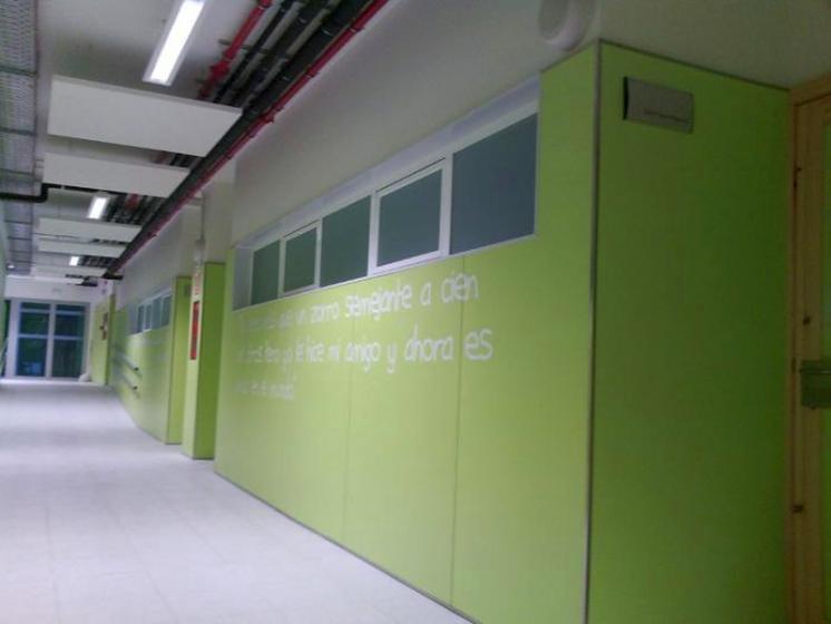 R&oacute;tulo en vinilo Decoraci&oacute;n de Colegio en Alcal&aacute; de Guadaira Sevilla. Trabajos para Ferrovial-Agroman