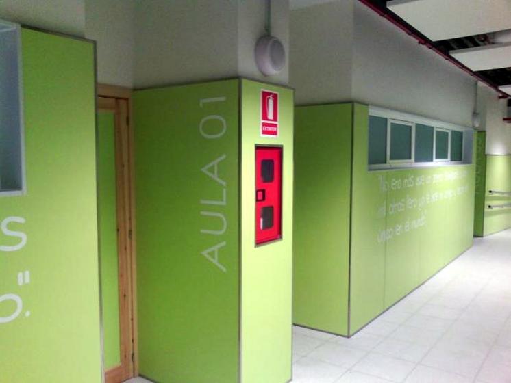 R&oacute;tulo en vinilo Decoraci&oacute;n de Colegio en Alcal&aacute; de Guadaira Sevilla. Trabajos para Ferrovial-Agroman