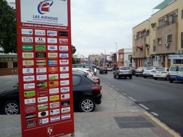 Totem rotulado con vinilo laminado  Fenaco ( Federaci&oacute;n Nazarena de Comerciantes de Dos Hermanas ) Sevilla