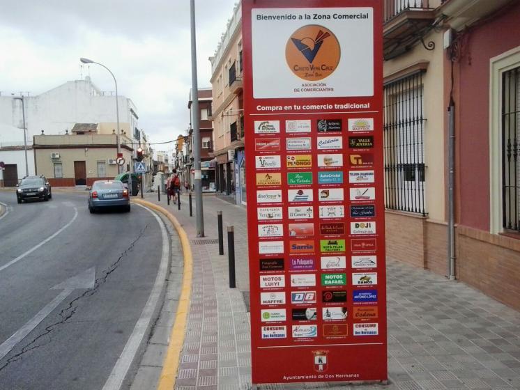 Totem rotulado con vinilo laminado  Fenaco ( Federaci&oacute;n Nazarena de Comerciantes de Dos Hermanas ) Sevilla