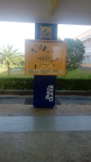 Universidad Pablo de Olavide Sevilla. Se&ntilde;alizaci&oacute;n y mobiliario informativo.