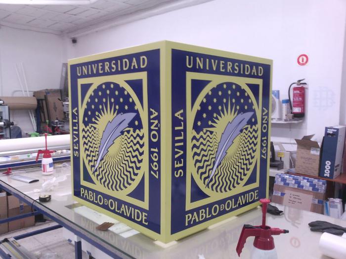 Universidad Pablo de Olavide Sevilla. Se&ntilde;alizaci&oacute;n y mobiliario informativo.