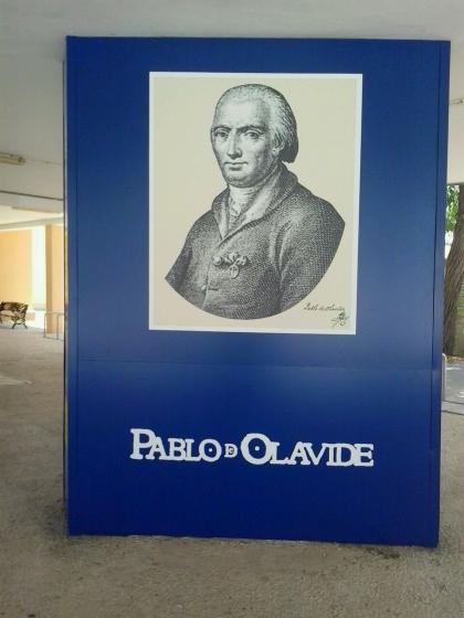 Universidad Pablo de Olavide Sevilla. T&oacute;tem en dib&oacute;n rotulado