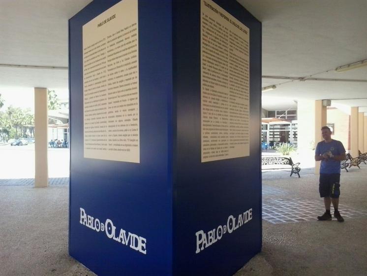 Universidad Pablo de Olavide Sevilla. T&oacute;tem en dib&oacute;n rotulado