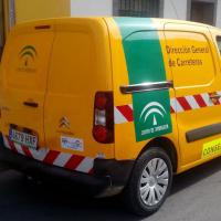 Rotulación de furgoneta en vinilo de corte. API Movilidad Zona Cádiz Norte