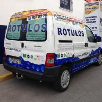 Rotulación de furgoneta en vinilo de corte e impresión digital fundido. Nueva furgoneta Publicar, nueva imágen Sevilla