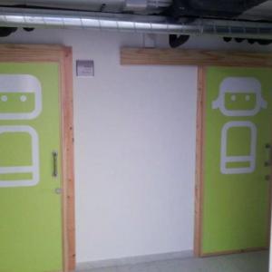 Rotulación de vinilos en Colegio en Alcalá de Guadaira Sevilla. Trabajos para Ferrovial-Agroman