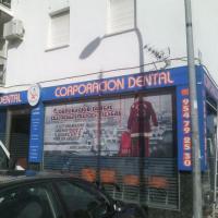 Rótulo Cartel chapa rotulada. Corporación Dental, Sevilla