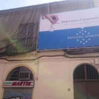Cartel lona publicitaria de Gran formato enmarcada con bastidor de tubo. Trabajaos realizados para Arte Marketing. Sevilla
