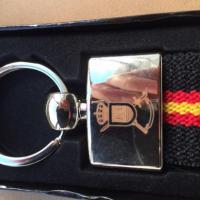 Cuartel General de la Fuerza Terrestre. Llavero grabado a l&aacute;ser con correa bandera de Espa&ntilde;a.