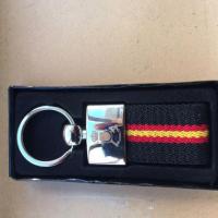 Cuartel General de la Fuerza Terrestre. Llavero grabado a l&aacute;ser con correa bandera de Espa&ntilde;a.