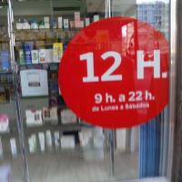 Farmacia Cádiz. Rotulación de vinilos en impresión digital 