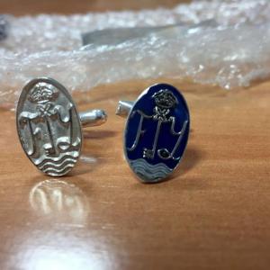 Gemelos plata de ley y relleno de tinta. Regalos de protocolo en Sevilla