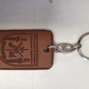 Hermandad de Antiguos Caballeros de la Legi&oacute;n. Llavero cuero termograbado.