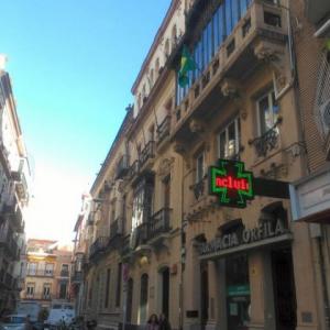 Mástil para balcón y bandera. Consulado de Brasil en Sevilla.
