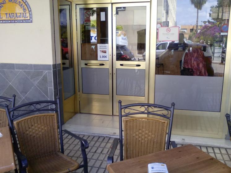 Cafetería El tarajal, Café AB, Sevilla. Rotulación de vinilos al ácido