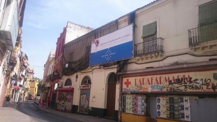 Cartel lona publicitaria de Gran formato enmarcada con bastidor de tubo. Trabajaos realizados para Arte Marketing Sevilla