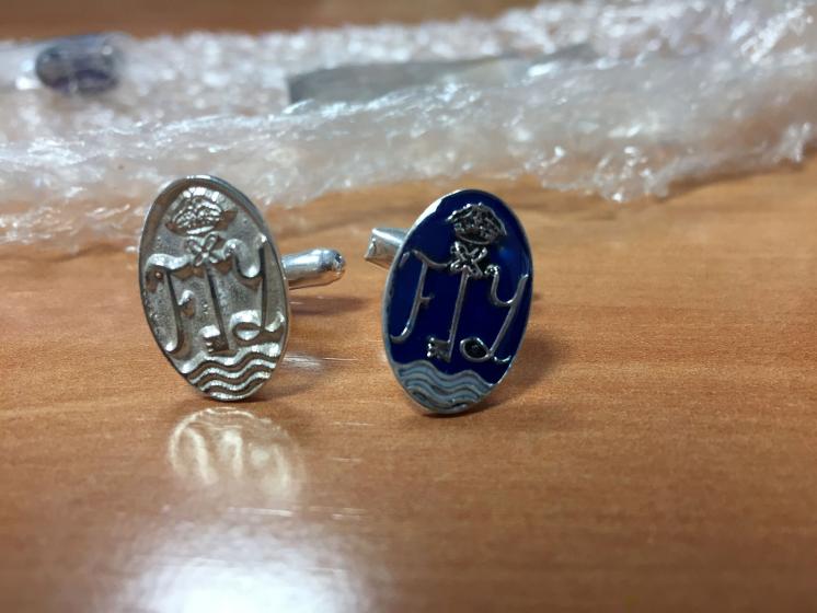 Gemelos plata de ley y relleno de tinta. Regalos de protocolo en Sevilla