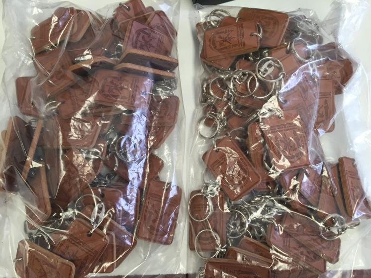 Hermandad de Antiguos Caballeros de la Legi&oacute;n. Llavero cuero termograbado.