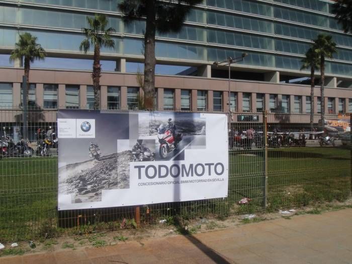 Lona microperforada para Todomoto BMW Sevilla