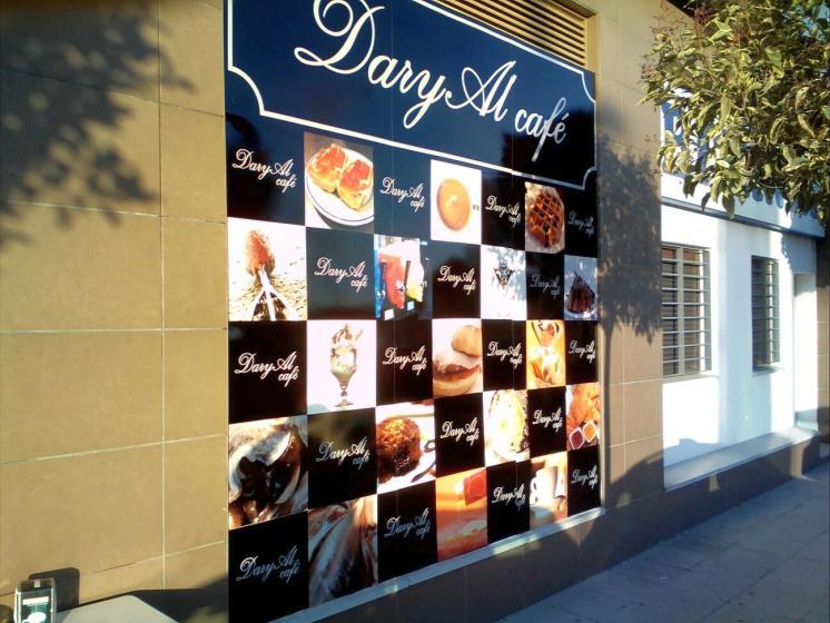 Nuevo fotomural exterior para Daryal Café en Dos hermanas Sevilla