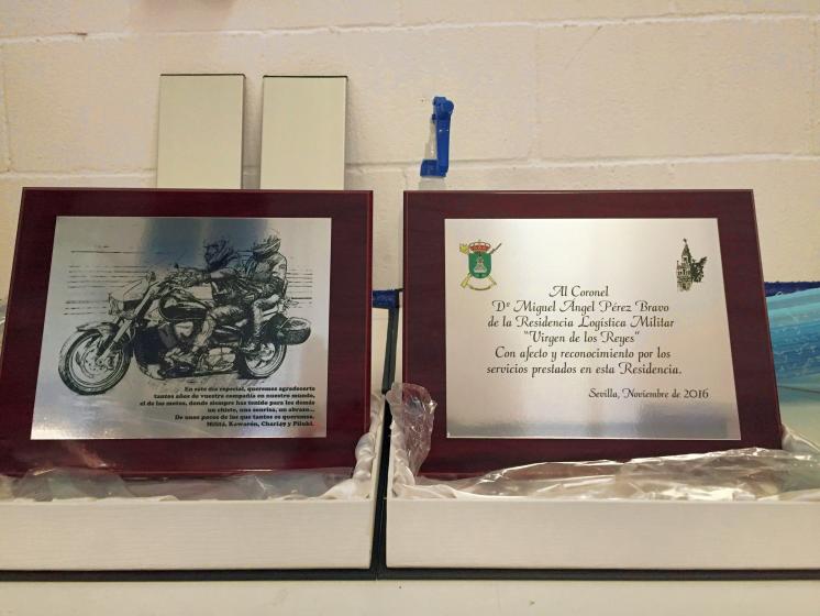 Placas conmemorativas en impresi&oacute;n digital. Sevilla