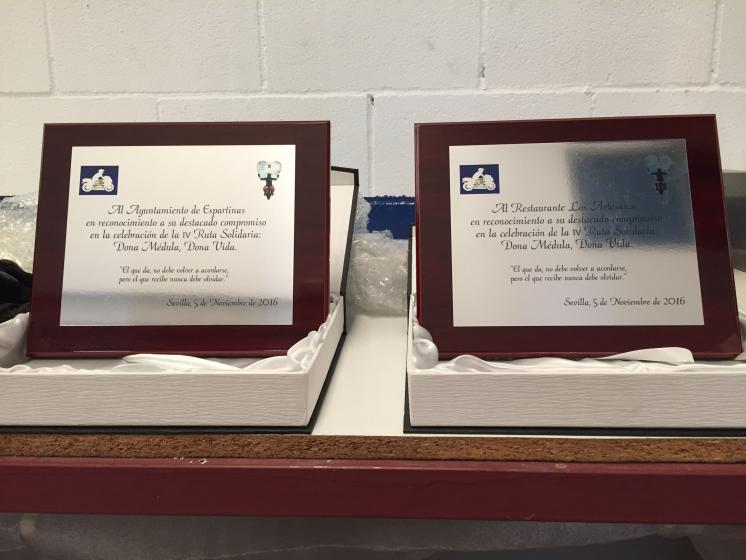 Placas conmemorativas en impresi&oacute;n digital. Sevilla