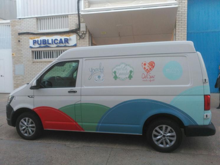 Rotulación con vinilo fundido laminado, especial para integrales. Trabajos para 75 Creativos Dos Hermanas Sevilla