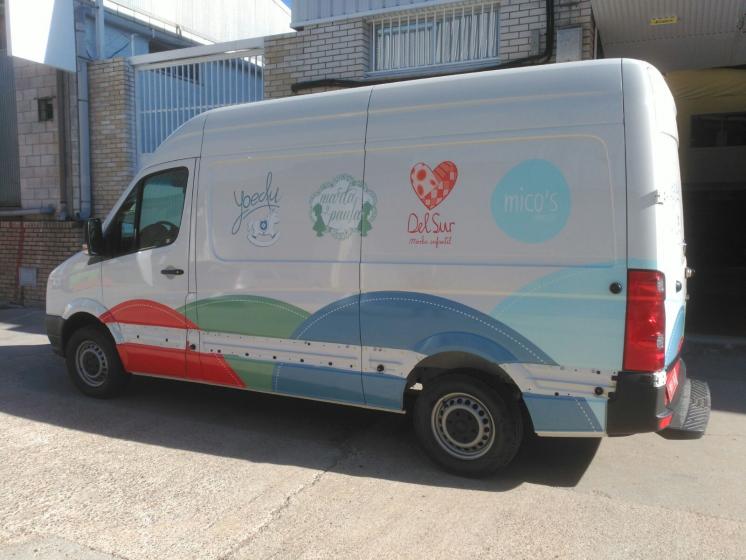 Rotulación con vinilo fundido laminado, especial para integrales. Trabajos para 75 Creativos Dos Hermanas Sevilla