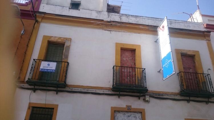 R&oacute;tulo Banderola de lona enmarcada con bastidor de tubo. Trabajaos realizados para Arte Marketing Sevilla