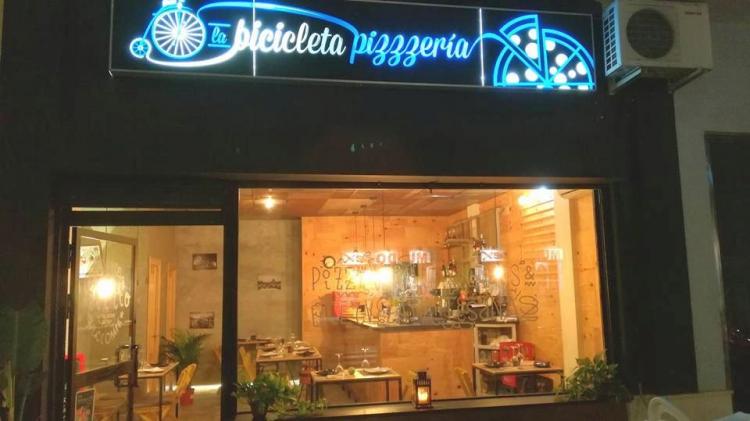 Rótulo cartel caja luminosa. Pizzería la Bicicleta. Dos Hermanas Sevilla