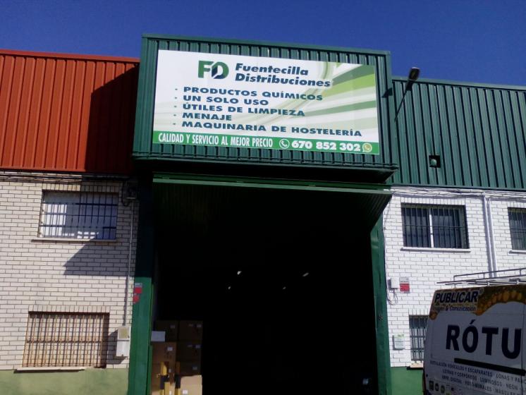 Rótulo cartel en chapa rotulado. Fuentecilla Distribución. Fuente del Rey Dos Hermanas Sevilla.