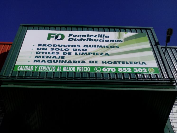Rótulo cartel en chapa rotulado. Fuentecilla Distribución. Fuente del Rey Dos Hermanas Sevilla.