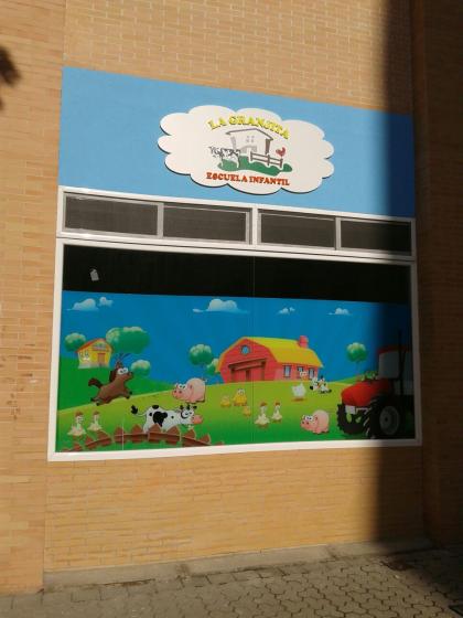 Rótulo cartel letras corpóreas. Escuela infantil la Granjita. Composición de letras y figuras en PVC lacados en variso colores