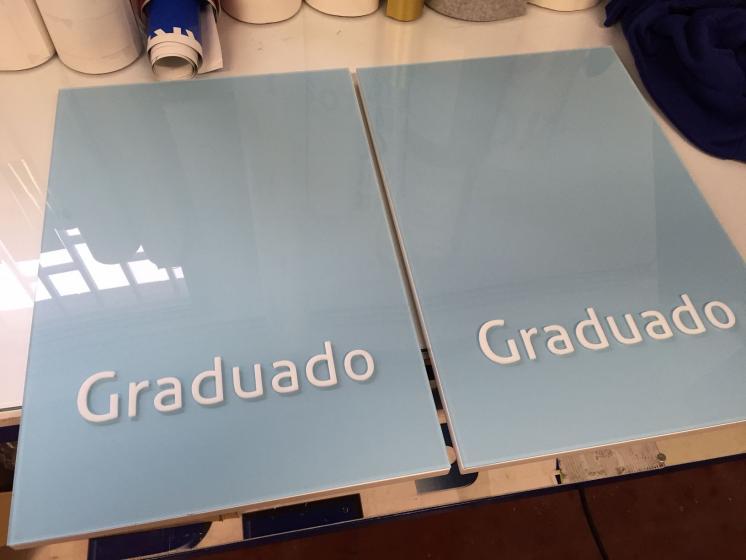 R&oacute;tulo cartel letras corp&oacute;reas. Trabajos para Cacelia