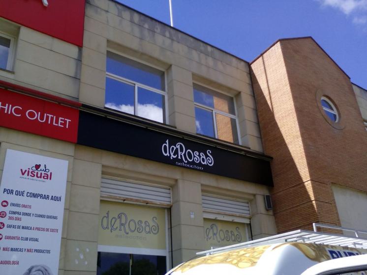 R&oacute;tulo cartel luminoso Luminaria. De Rosas, Expolocal en Bellavista Sevilla