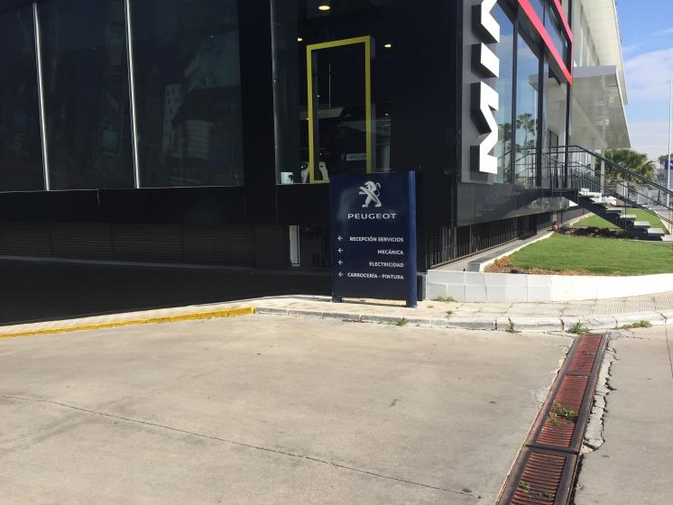 R&oacute;tulo Cartel Peugeot Sueminencia Automares