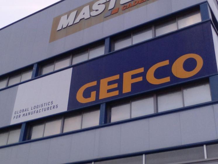 R&oacute;tulo cartel rotulado. Gefco Dos Hermanas Sevilla