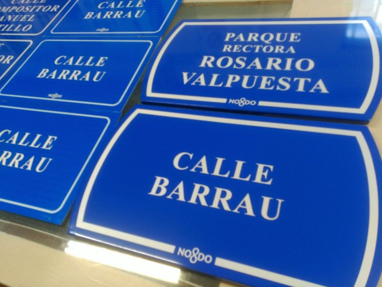 R&oacute;tulo Cartel de Se&ntilde;alizaci&oacute;n Callejero de Sevilla. Trabajos realizados para Soinan. 