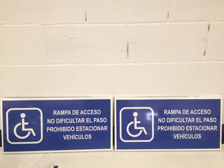 R&oacute;tulo Cartel de Se&ntilde;alizaci&oacute;n Campus Universidad de Sevilla. 