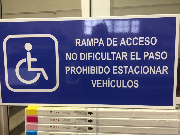 R&oacute;tulo Cartel de Se&ntilde;alizaci&oacute;n Campus Universidad de Sevilla. 