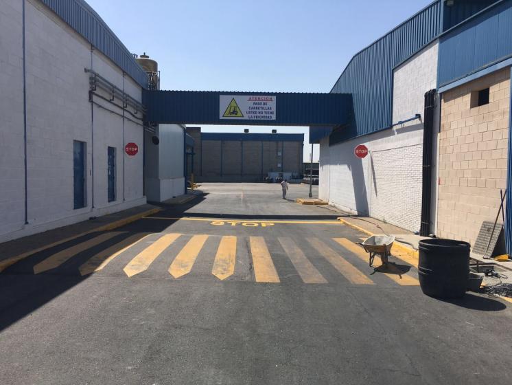 R&oacute;tulo cartel y Se&ntilde;alizaci&oacute;n de suelo y altura F&aacute;brica de Goya Espa&ntilde;a, Sevilla