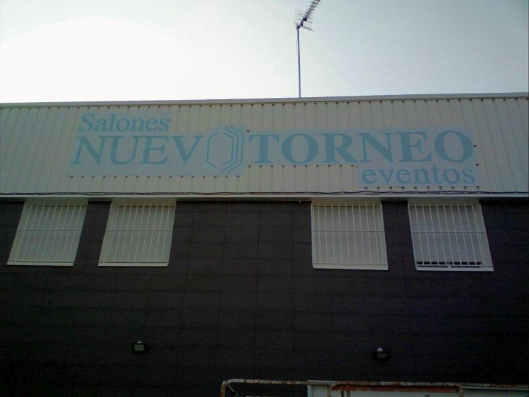 R&oacute;tulo en Letras corp&oacute;reas recortadas en pvc y lacadas. Salones y Eventos Nuevo Torneo en Sevilla.