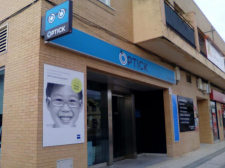 R&oacute;tulo luminoso Banderola. Optick, &Oacute;ptica Bormujos Sevilla