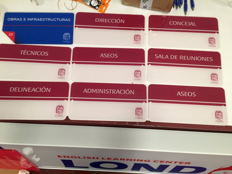 Se&ntilde;al&eacute;tica. Cartel metacrilato para el Ayuntamiento de Utrera Sevilla.