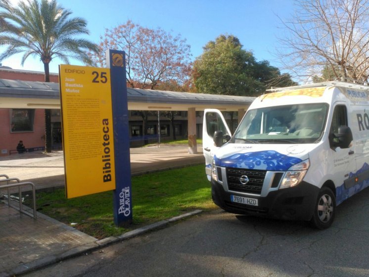 Universidad Pablo de Olavide Sevilla. Se&ntilde;alizaci&oacute;n y mobiliario informativo.
