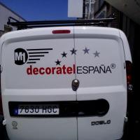Rotulación de furgoneta en vinilo de corte. Decoratel España. Sevilla
