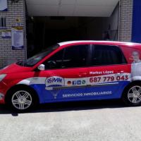 Rotulación integral de vehículo en impresión digital sobre vinilo laminado fundido. Inmobiliarias Remax, Sevilla