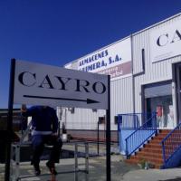 Rótulo cartel Cayro Modas. Cartel señalizador.